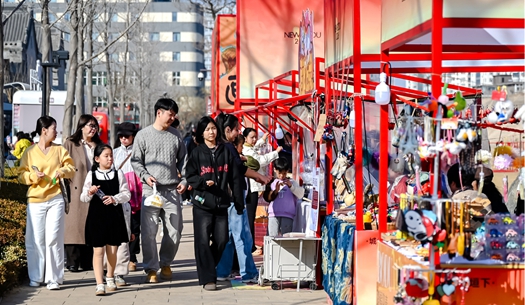 為新春加“馬” 城發(fā)集團(tuán)守護(hù)鄭州年味濃